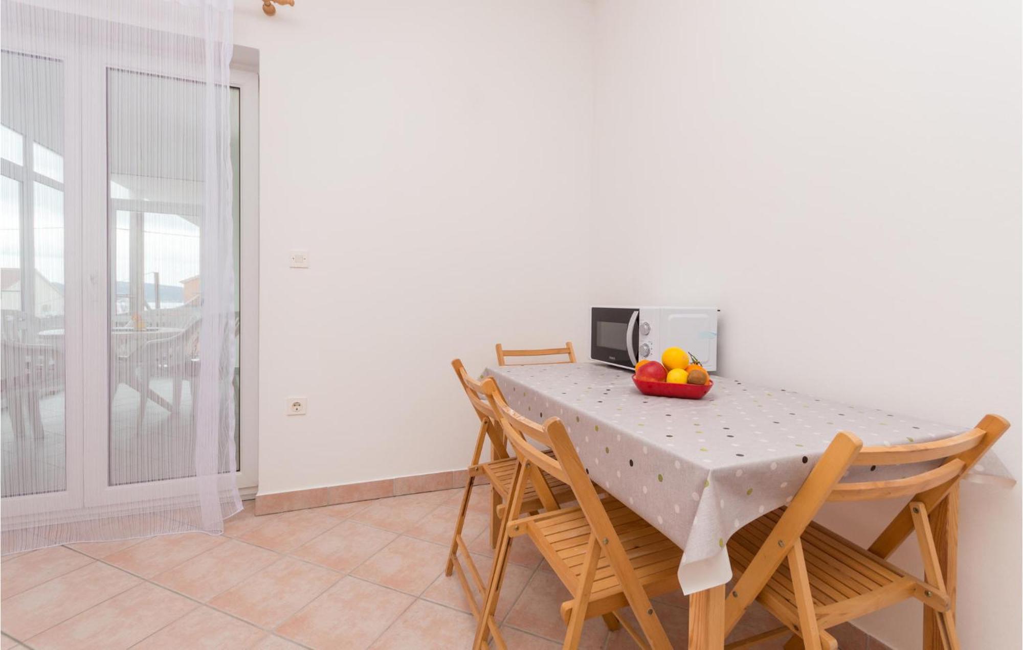 Awesome Apartment In Sveti Filip I Jakov W/ 1 Bedrooms Dış mekan fotoğraf
