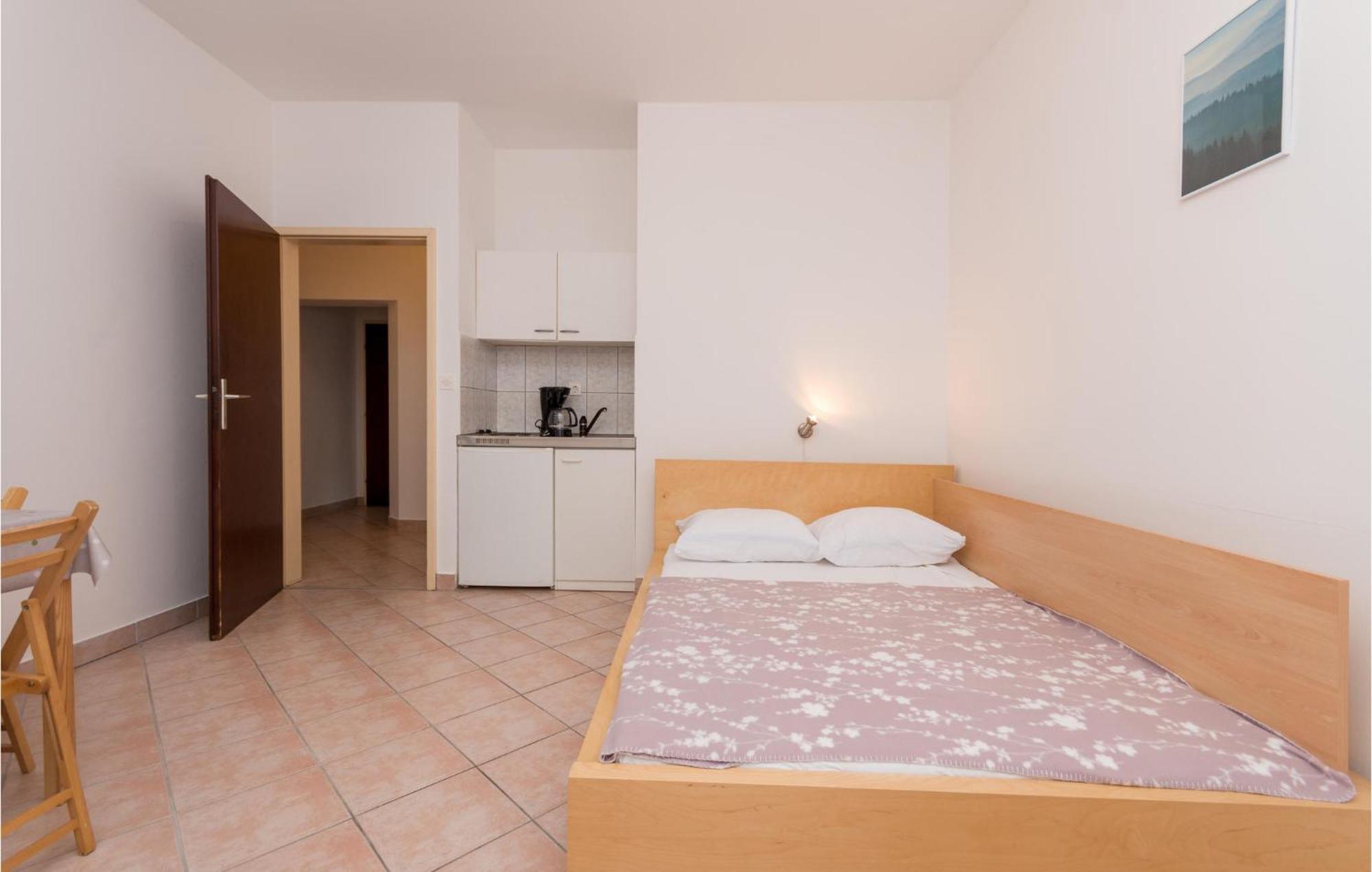Awesome Apartment In Sveti Filip I Jakov W/ 1 Bedrooms Dış mekan fotoğraf