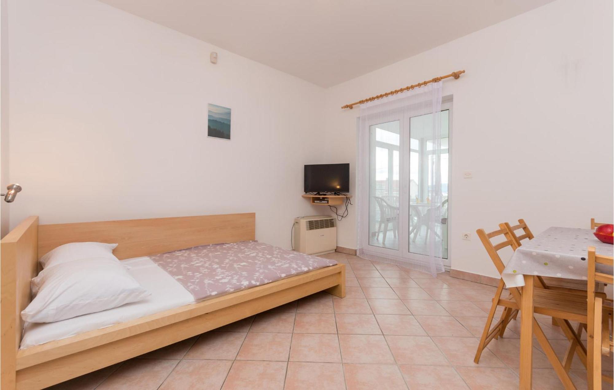 Awesome Apartment In Sveti Filip I Jakov W/ 1 Bedrooms Dış mekan fotoğraf