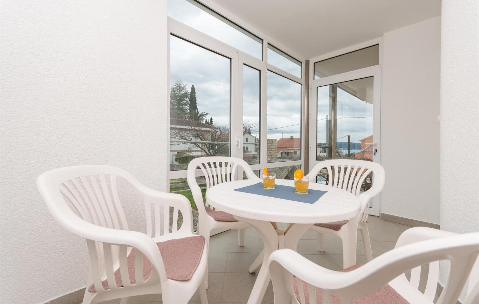 Awesome Apartment In Sveti Filip I Jakov W/ 1 Bedrooms Dış mekan fotoğraf