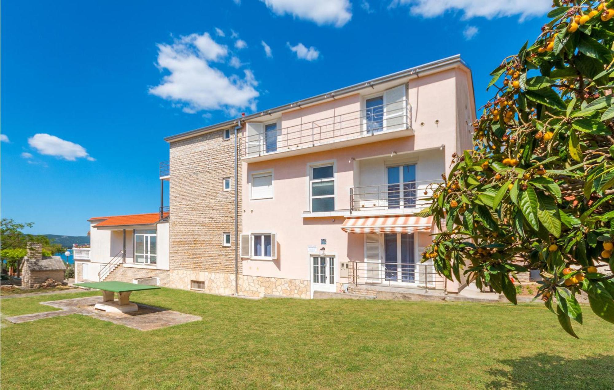 Awesome Apartment In Sveti Filip I Jakov W/ 1 Bedrooms Dış mekan fotoğraf