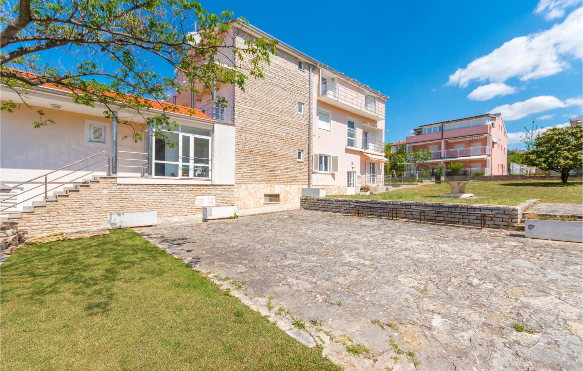 Awesome Apartment In Sveti Filip I Jakov W/ 1 Bedrooms Dış mekan fotoğraf